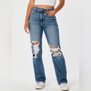 Hollister Ultra High-Rise Dad Jean Medium Wash
